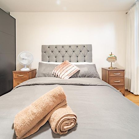 Modern Flat In Prime Location Near Shoreditch & Brick Lane Londen Buitenkant foto
